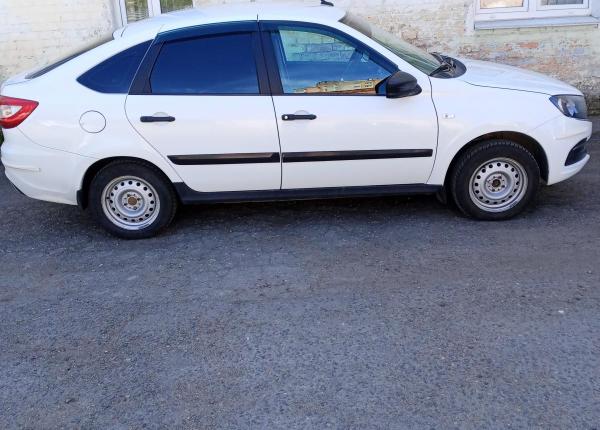 LADA (ВАЗ) Granta, 2019 год выпуска с двигателем Бензин, 730 000 RUB в г. Смоленск