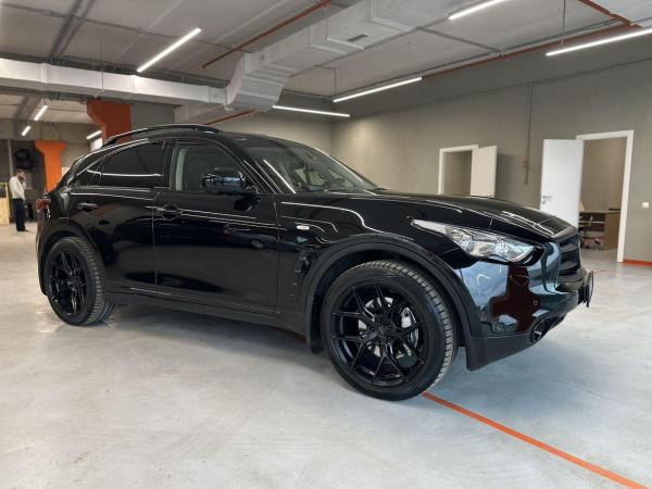 Infiniti QX70, 2016 год выпуска с двигателем Бензин, 3 800 000 RUB в г. Москва
