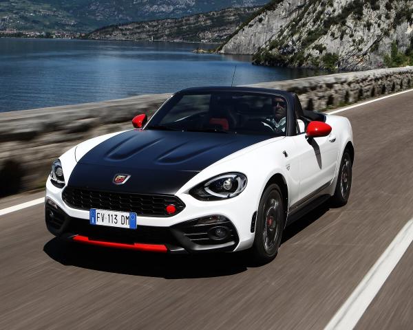 Фото Abarth 124 Spider I Родстер