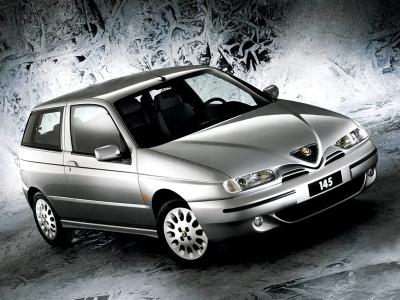 Фото Alfa Romeo 145 I Рестайлинг Хэтчбек 3 дв.