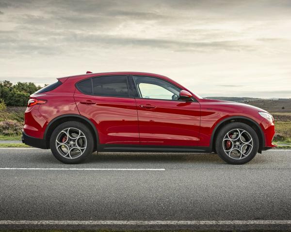 Фото Alfa Romeo Stelvio I Рестайлинг Внедорожник 5 дв.