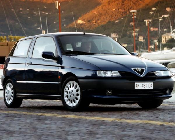 Фото Alfa Romeo 145 I Хэтчбек 3 дв.