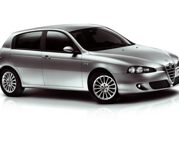 Фото Alfa Romeo 147 I Рестайлинг Хэтчбек 5 дв.