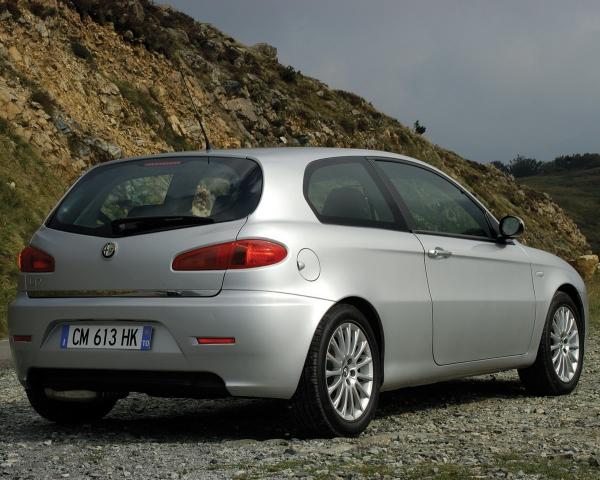 Фото Alfa Romeo 147 I Рестайлинг Хэтчбек 3 дв.