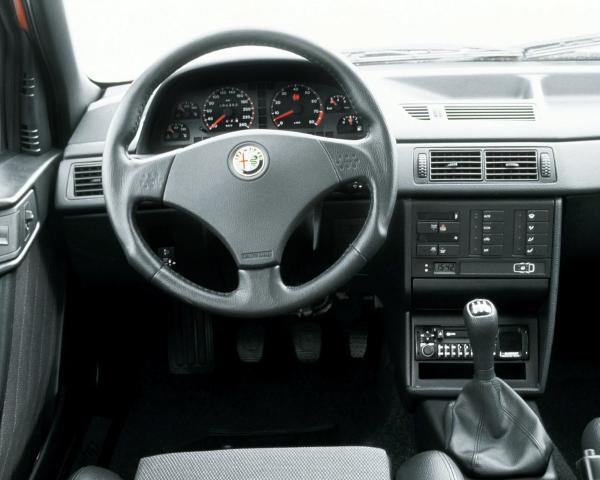 Фото Alfa Romeo 155 I Рестайлинг Седан