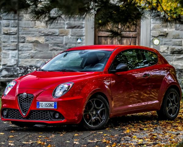 Фото Alfa Romeo MiTo I Рестайлинг 2 Хэтчбек 3 дв.