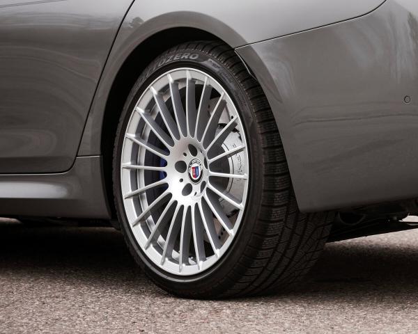 Фото Alpina B5 G30/G31 Рестайлинг Универсал 5 дв.