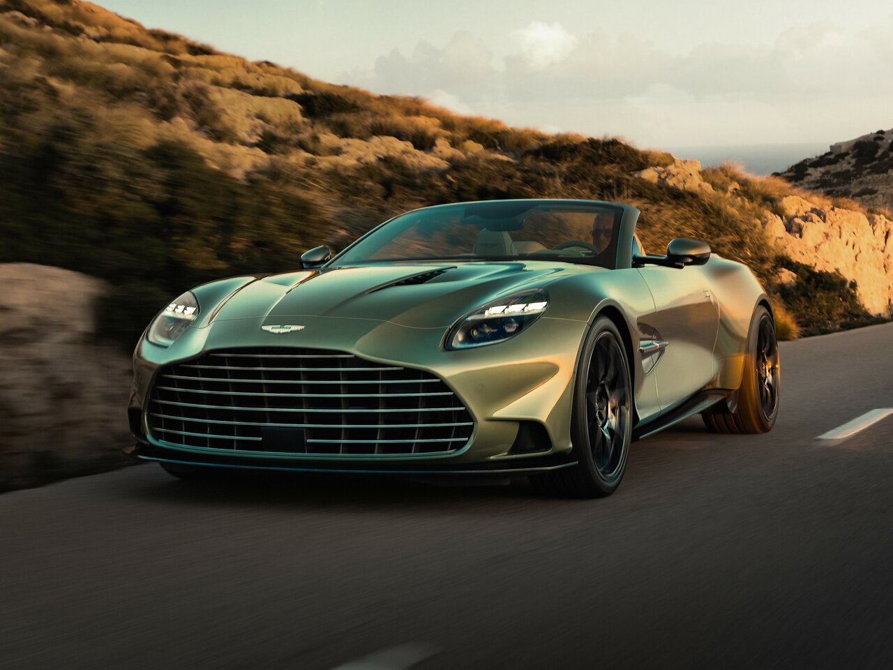 Фото Aston Martin Vanquish III Родстер Volante