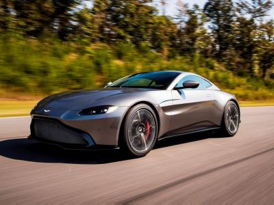 Фото Aston Martin V8 Vantage  Купе