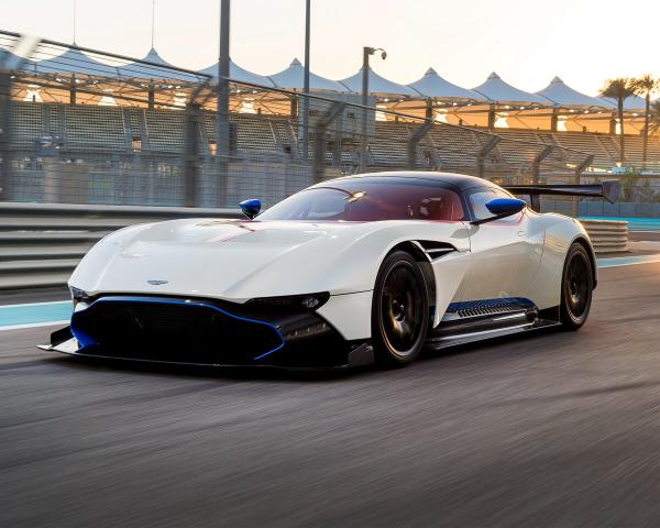 Фото Aston Martin Vulcan I Купе