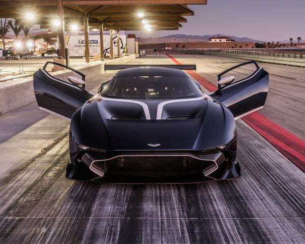 Фото Aston Martin Vulcan I Купе