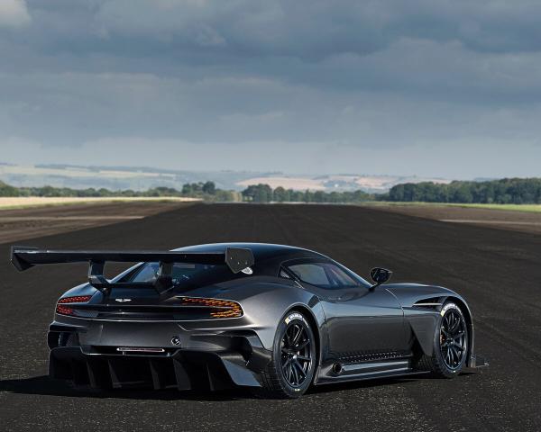 Фото Aston Martin Vulcan I Купе