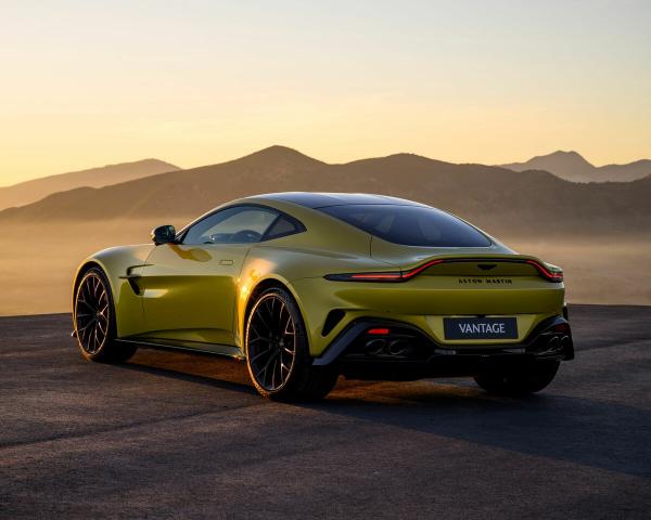 Фото Aston Martin V8 Vantage IV Рестайлинг Купе