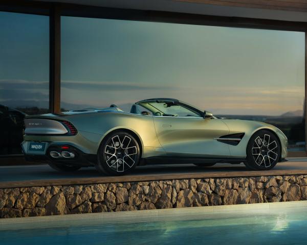 Фото Aston Martin Vanquish III Родстер Volante