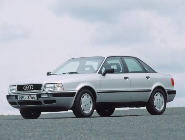 Сравнение Audi 80 и LADA (ВАЗ) 2110