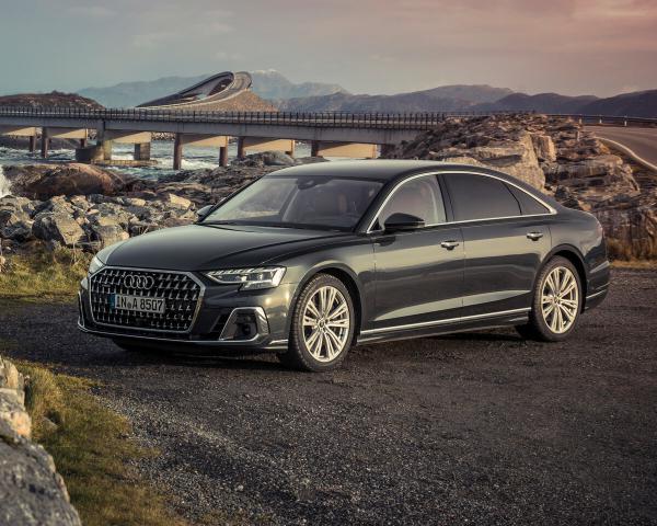 Фото Audi A8 IV (D5) Рестайлинг Седан Long