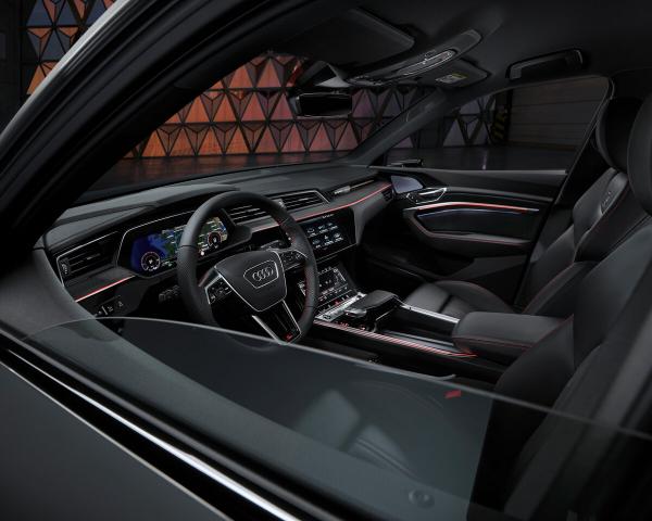 Фото Audi Q8 e-tron I Внедорожник 5 дв.