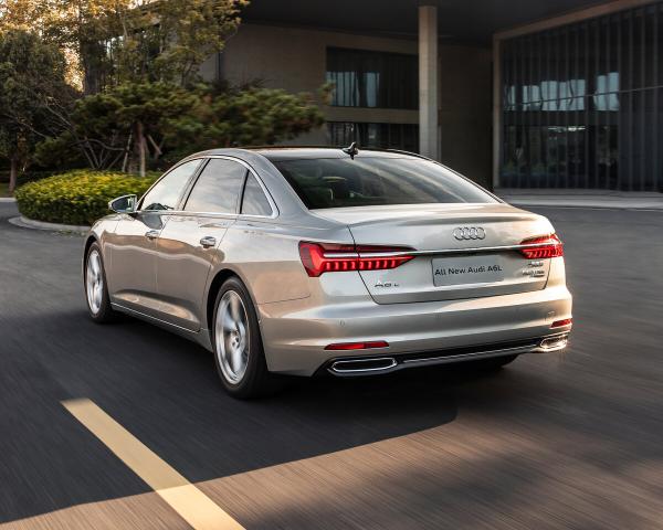 Фото Audi A6 C8 Седан L