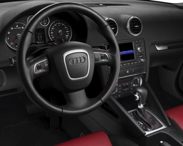 Фото Audi A3 II (8P) Рестайлинг 2 Хэтчбек 3 дв.