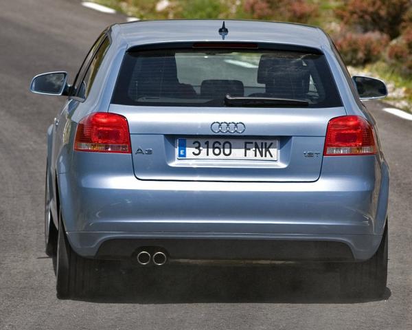 Фото Audi A3 II (8P) Рестайлинг 1 Хэтчбек 3 дв.