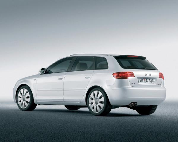 Фото Audi A3 II (8P) Рестайлинг 1 Хэтчбек 5 дв. Sportback