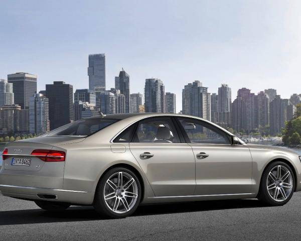 Фото Audi A8 III (D4) Рестайлинг Седан