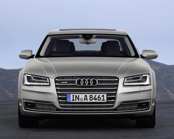 Фото Audi A8 III (D4) Седан Long