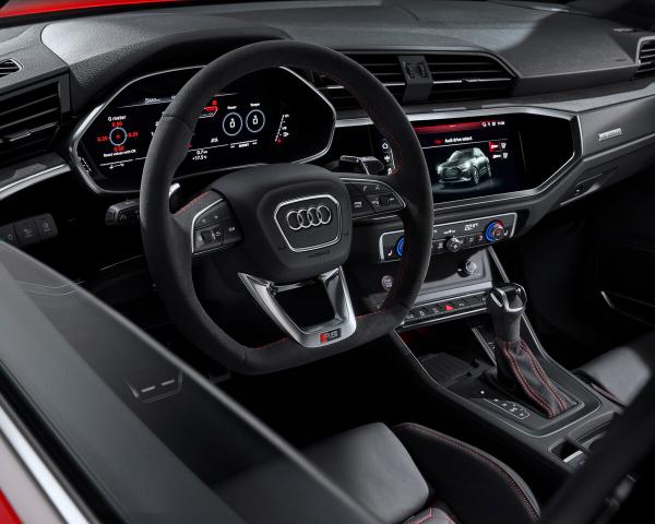 Фото Audi RS Q3 II (F3) Внедорожник 5 дв.