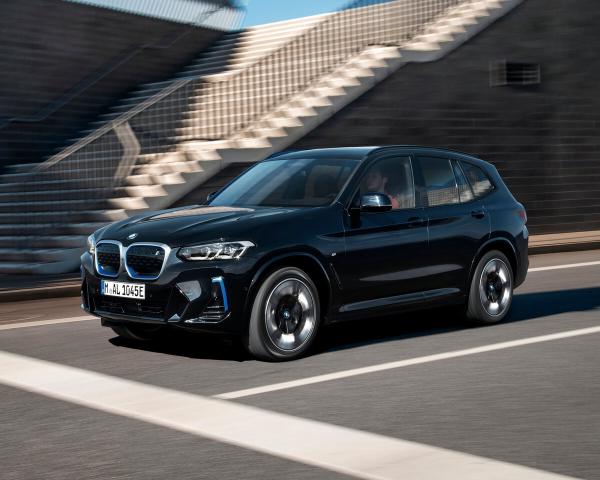 Фото BMW iX3 I (G08) Рестайлинг Внедорожник 5 дв.