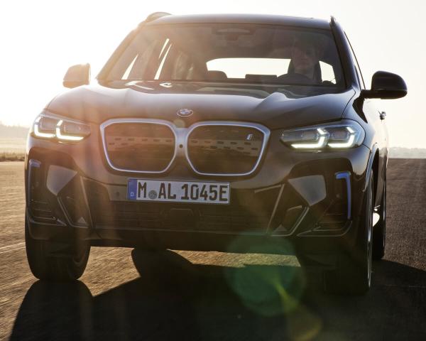 Фото BMW iX3 I (G08) Рестайлинг Внедорожник 5 дв.