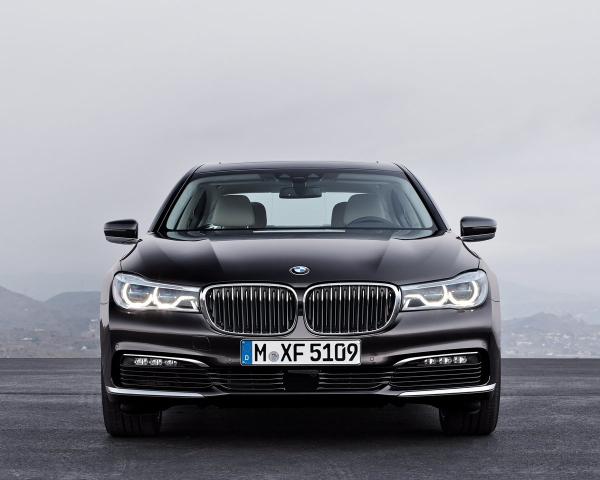 Фото BMW 7 серия VI (G11/G12) Седан Long