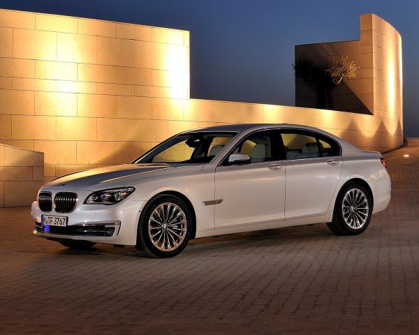 Фото BMW 7 серия V (F01/F02/F04) Рестайлинг Седан