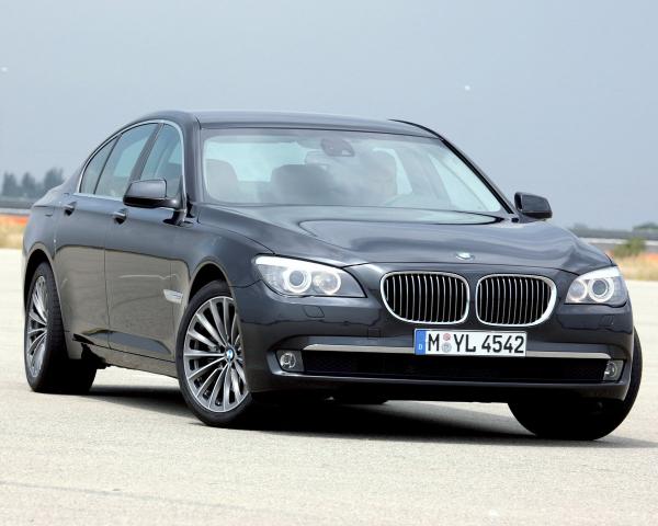 Фото BMW 7 серия V (F01/F02/F04) Седан