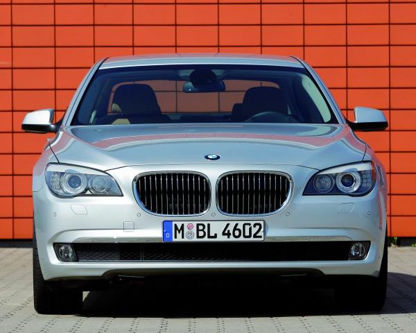 Фото BMW 7 серия V (F01/F02/F04) Седан