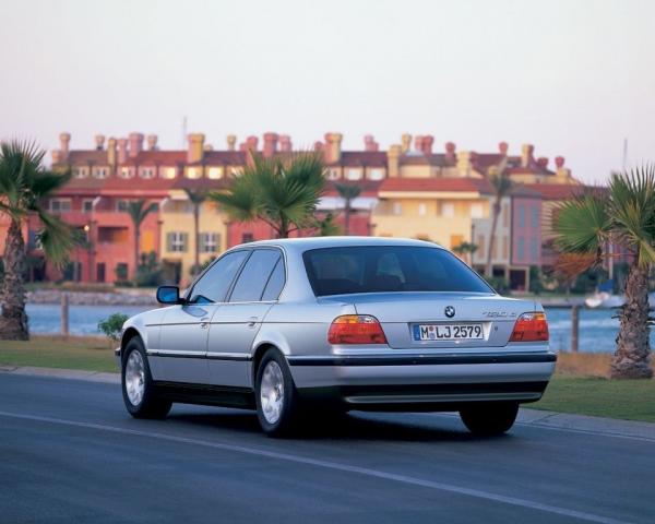 Фото BMW 7 серия III (E38) Рестайлинг Седан