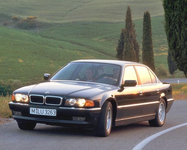 Фото BMW 7 серия III (E38) Седан