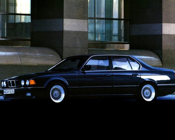 Фото BMW 7 серия II (E32) Седан