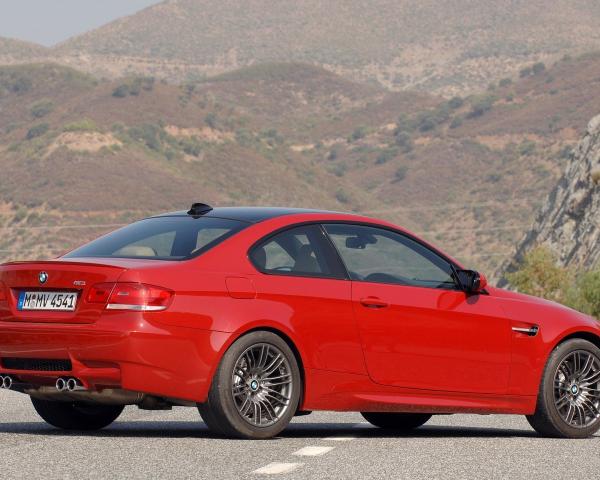 Фото BMW M3 IV (E90) Купе