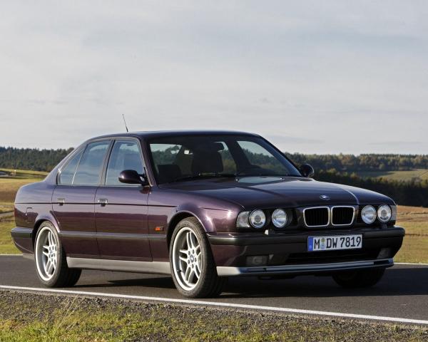 Фото BMW M5 II (E34) Седан