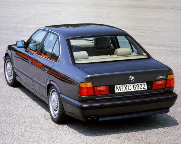 Фото BMW M5 II (E34) Седан