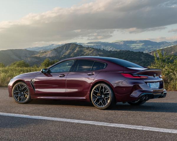 Фото BMW M8 I (F91/F92/F93) Седан Gran Coupe