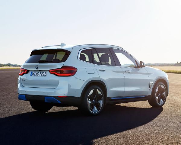 Фото BMW iX3 I (G08) Внедорожник 5 дв.