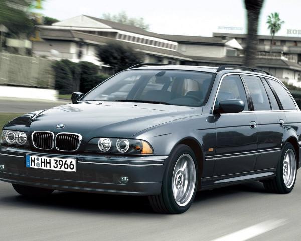 Фото BMW 5 серия IV (E39) Рестайлинг Универсал 5 дв.