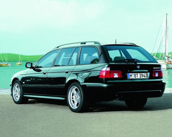 Фото BMW 5 серия IV (E39) Рестайлинг Универсал 5 дв.