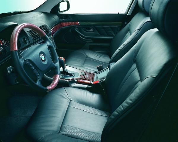 Фото BMW 5 серия IV (E39) Рестайлинг Универсал 5 дв.