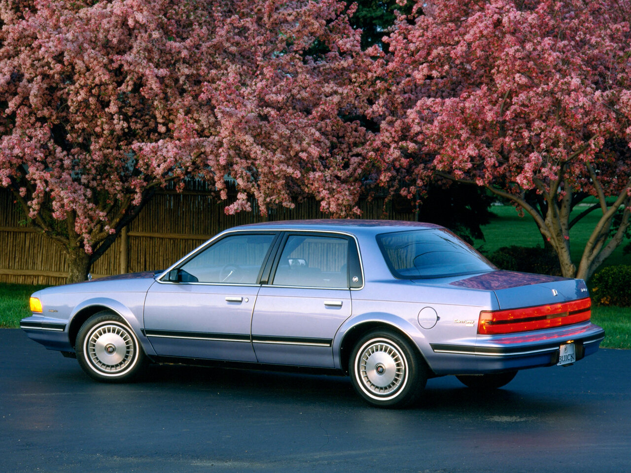 Фото Buick Regal Japan