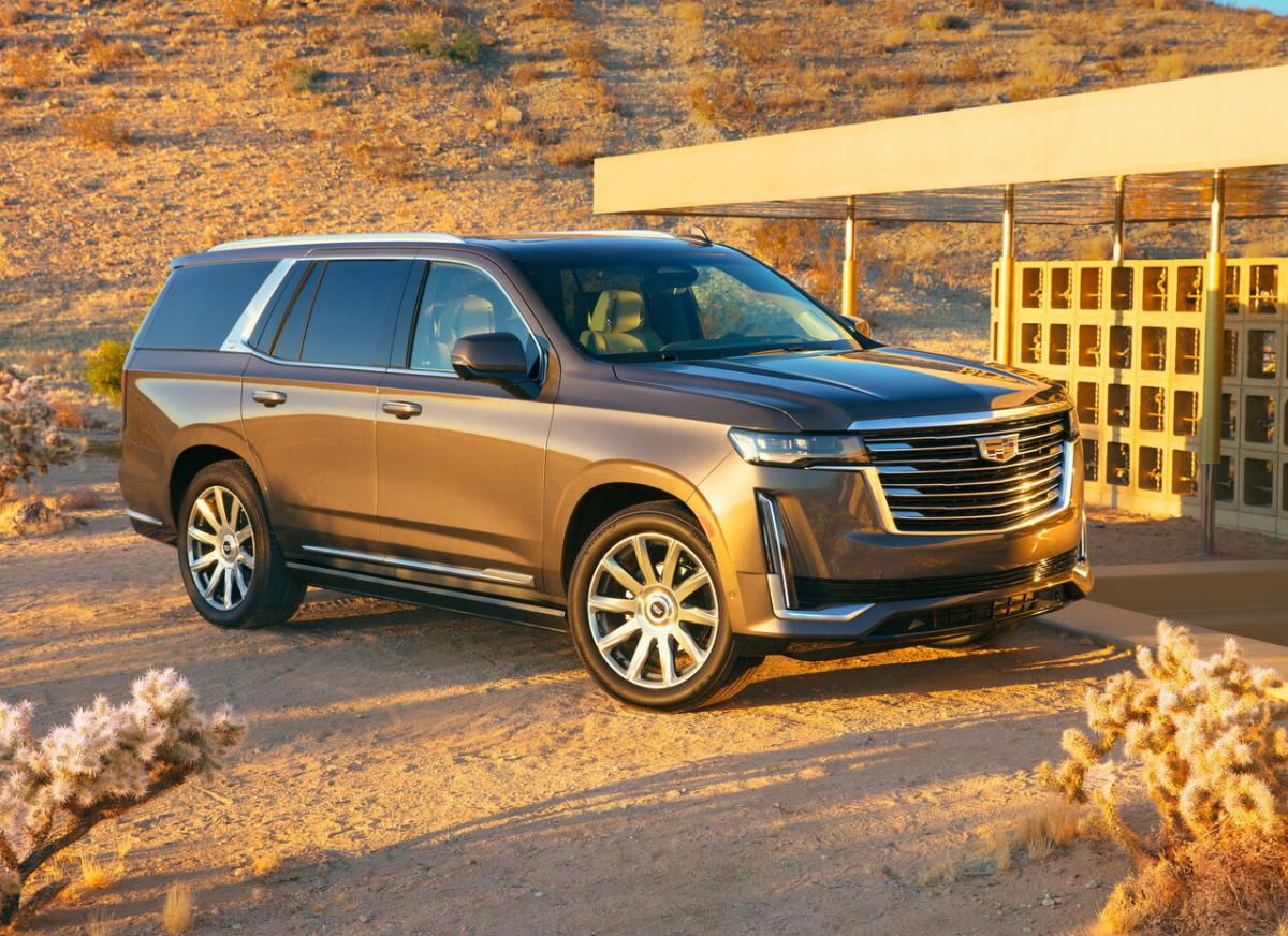 Сравнение Кадиллак Эскалейд и БМВ Х7, что лучше Cadillac Escalade или BMW X7