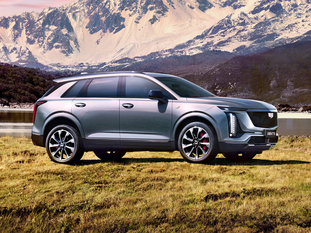 Фото Cadillac XT5 II