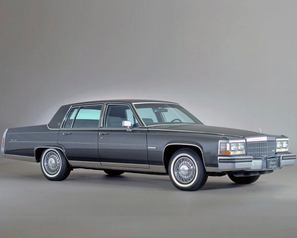 Фото Cadillac Fleetwood Brougham II Рестайлинг Седан