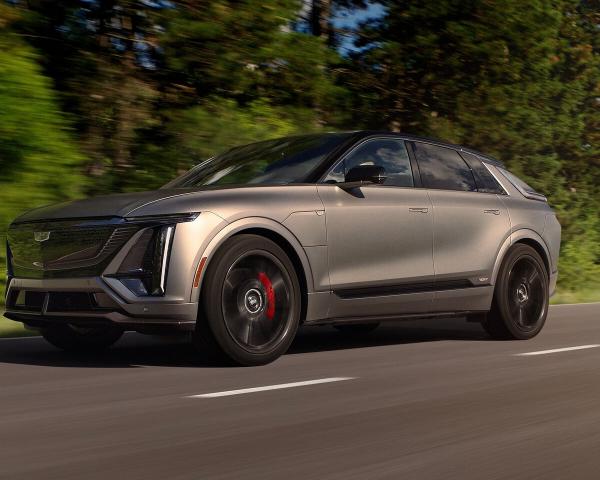 Фото Cadillac Lyriq-V I Внедорожник 5 дв.